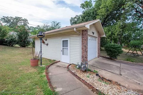 1201 N 58th Ter, Fort Smith, AR 72904 photo 4