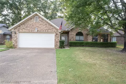 627 Meadowbrook Dr, Alma, AR 72921