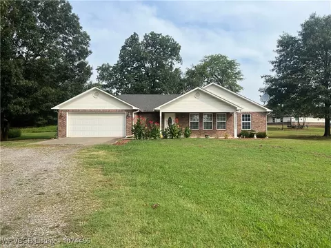 102 Blackstone Cir, Wister, OK 74966
