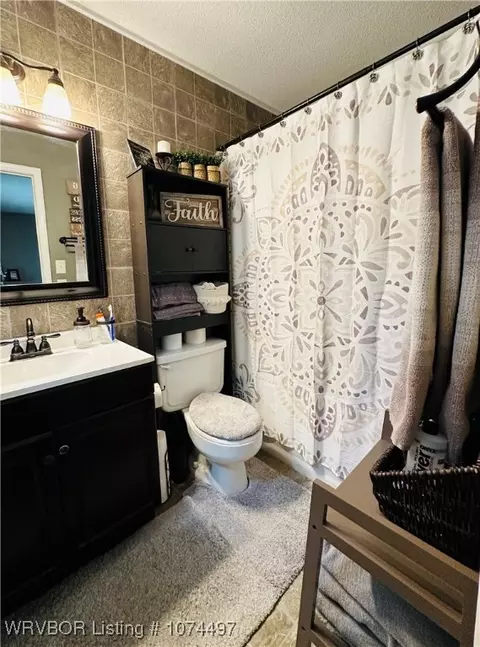 Bath - 805 N St, Barling, AR 72923 photo 3 of 4