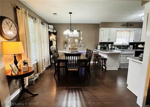 Dining - 805 N St, Barling, AR 72923 photo 2 of 3