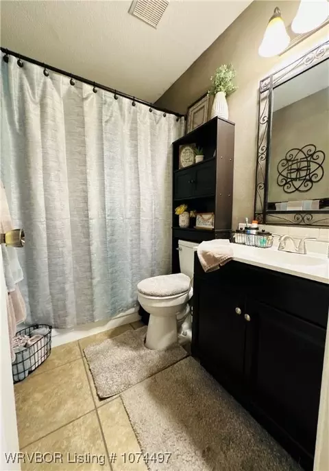 Bath - 805 N St, Barling, AR 72923 photo 2 of 4