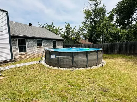 Exterior - 805 N St, Barling, AR 72923 photo 6 of 7