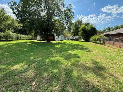 Exterior - 132 N 49th St, Fort Smith, AR 72903 photo 4 of 4
