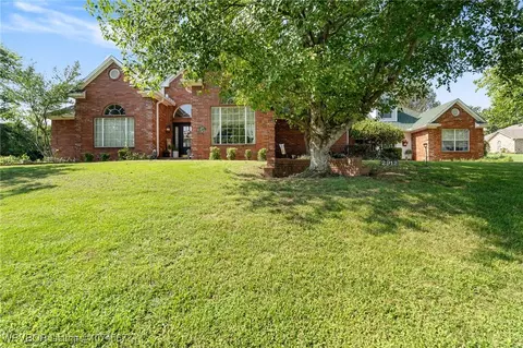 2912 Laura Ln, Van Buren, AR 72956