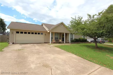 1205 Opal Cir, Van Buren, AR 72956