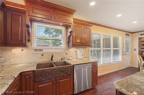 Kitchen - 2312 Ramsgate, Fort Smith, AR 72908 photo 4 of 6