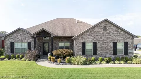 377 Copsey Dr, Van Buren, AR 72956