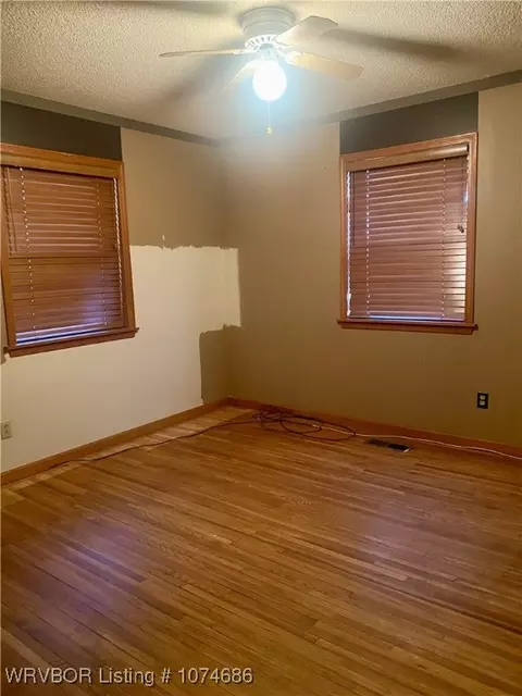 Bedroom - 641 Old Hackett Rd, Greenwood, AR 72936 photo 2 of 2