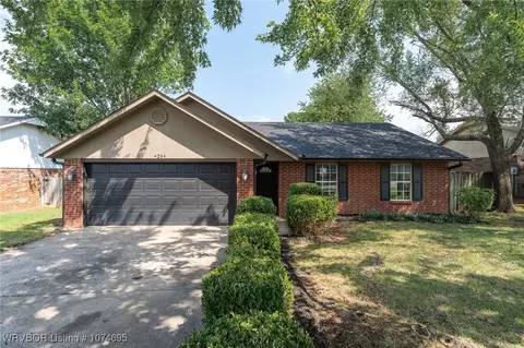 4264 Patrick St, Fayetteville, AR 72704