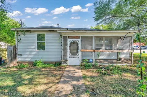 204 Locust St, Alma, AR 72921