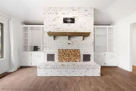 Living - 9817 Wellington, Fort Smith, AR 72908 photo 3 of 9