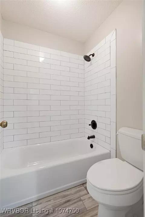 Bath - 9817 Wellington, Fort Smith, AR 72908 photo 1 of 7