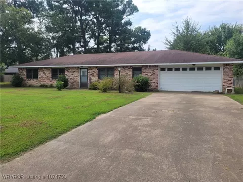 1212 Sycamore Ln, Booneville, AR 72927