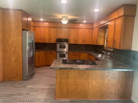 Kitchen - 4307 S 21st St, Fort Smith, AR 72901 photo 1 of 4
