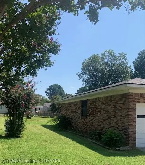 Exterior - 4307 S 21st St, Fort Smith, AR 72901 photo 2 of 4