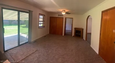 Living - 4307 S 21st St, Fort Smith, AR 72901 photo 4 of 7