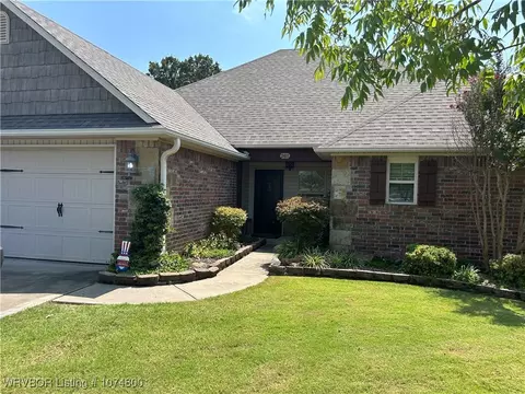 2411 Parkway Ln, Van Buren, AR 72956