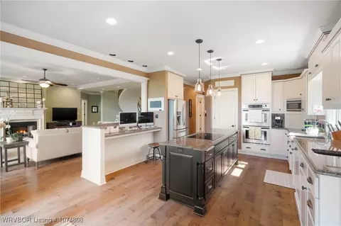 Kitchen - 1512 Wheaton Trce, Fort Smith, AR 72908 photo 3 of 6