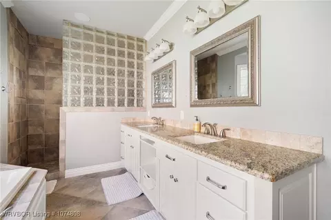 Bath - 1512 Wheaton Trce, Fort Smith, AR 72908 photo 3 of 4