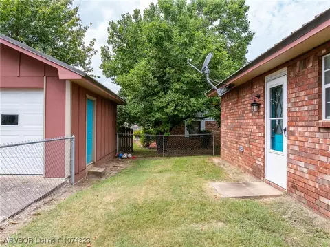 Exterior - 402 W Main St, Paris, AR 72855 photo 5 of 5