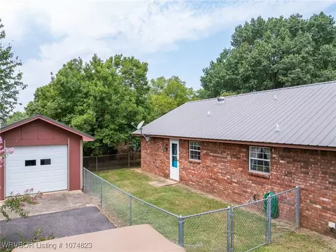Exterior - 402 W Main St, Paris, AR 72855 photo 4 of 5