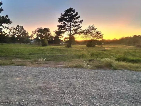 108894 Hummingbird Rd, Roland, OK 74954