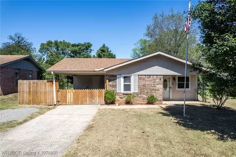 1002 P St, Barling, AR 72923