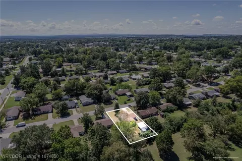 1002 P St, Barling, AR 72923 photo 5