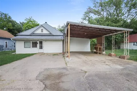 111 N Main St, Heavener, OK 74937