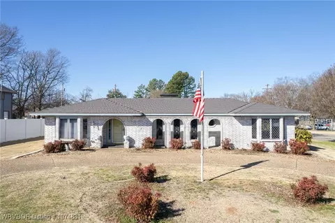 Exterior - 3002 S 39th St, Fort Smith, AR 72903 photo 2 of 13