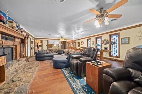 Living - 3002 S 39th St, Fort Smith, AR 72903 photo 3 of 4