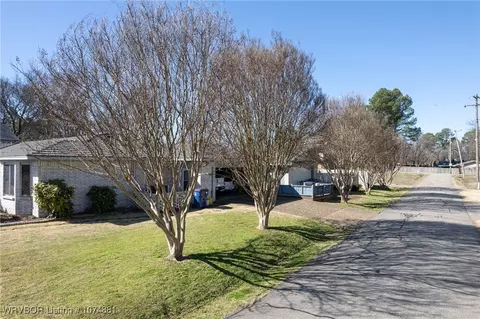 Exterior - 3002 S 39th St, Fort Smith, AR 72903 photo 6 of 13