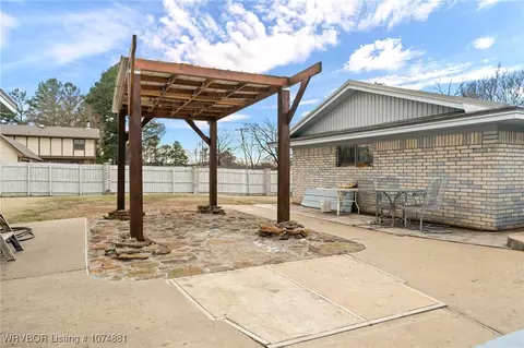 Exterior - 3002 S 39th St, Fort Smith, AR 72903 photo 10 of 13