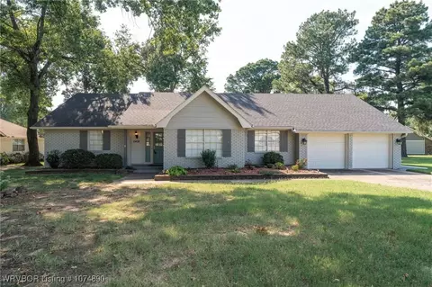2408 Queensbury, Fort Smith, AR 72908