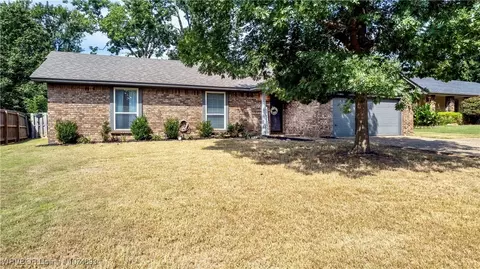 3226 S 54th St, Fort Smith, AR 72903