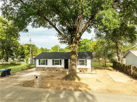 Exterior - 3206 N 43rd St, Fort Smith, AR 72904 photo 5 of 9