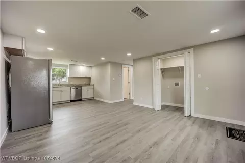 Living - 3206 N 43rd St, Fort Smith, AR 72904 photo 1 of 2