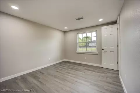 Bedroom - 3206 N 43rd St, Fort Smith, AR 72904 photo 4 of 5
