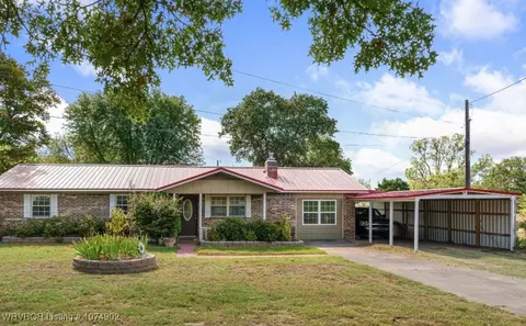 1709 N Maple St, Sallisaw, OK 74955