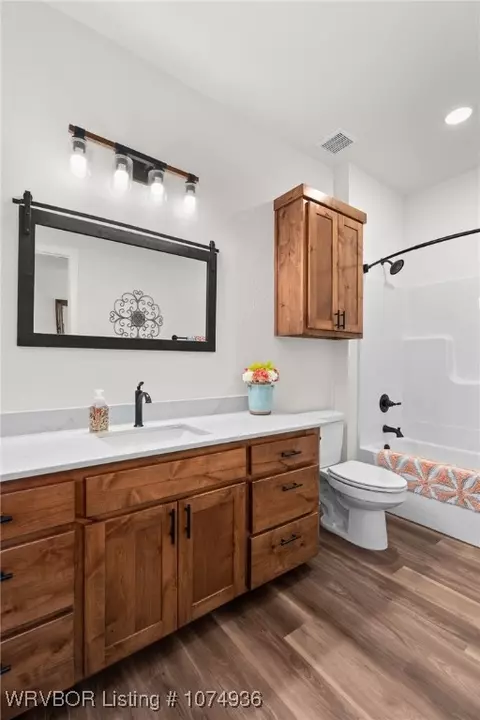 Bath - 6300 New Hope Rd, Hackett, AR 72937 photo 5 of 6