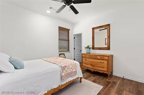 Bedroom - 6300 New Hope Rd, Hackett, AR 72937 photo 6 of 7