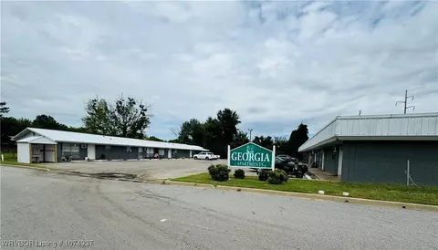 100 Georgia Pl, Poteau, OK 74953