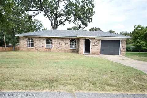 1013 Rosewood Dr, Sallisaw, OK 74955