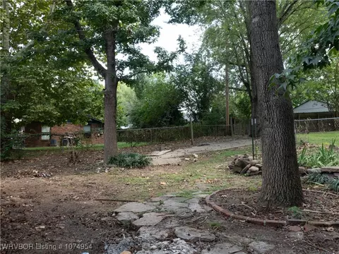 Exterior - 1407 N St, Barling, AR 72923 photo 2 of 2