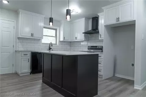Other - 1407 N St, Barling, AR 72923 photo 4 of 5