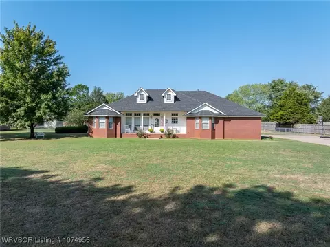 419 Shadow Mountain Dr, Van Buren, AR 72956