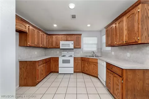 Kitchen - 108 Commanche Loop, Roland, OK 74954 photo 1 of 1