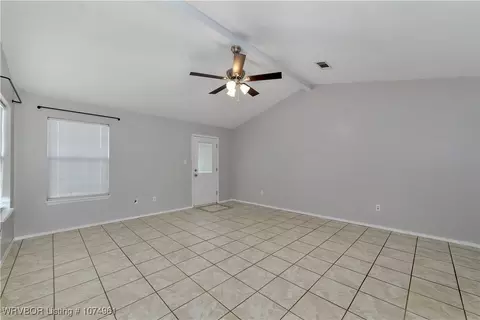 Living - 108 Commanche Loop, Roland, OK 74954 photo 2 of 3