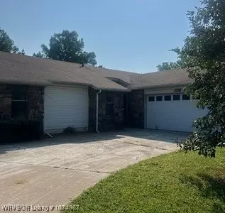 8925 S 30th St, Fort Smith, AR 72908
